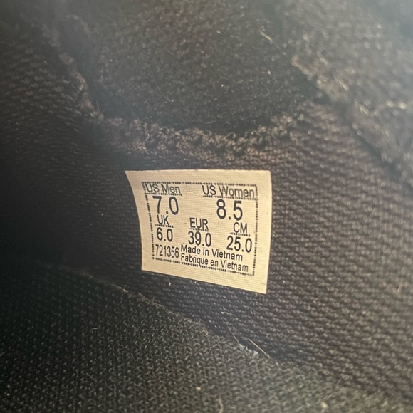 Vans UltraRange Exo MTE Sneakers in size: W8.5 color: Black Olive - Picture 7 of 7